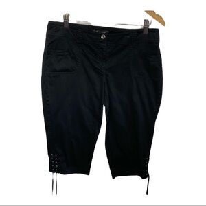 White House Black Market Pedal Pusher Capris Sz 4